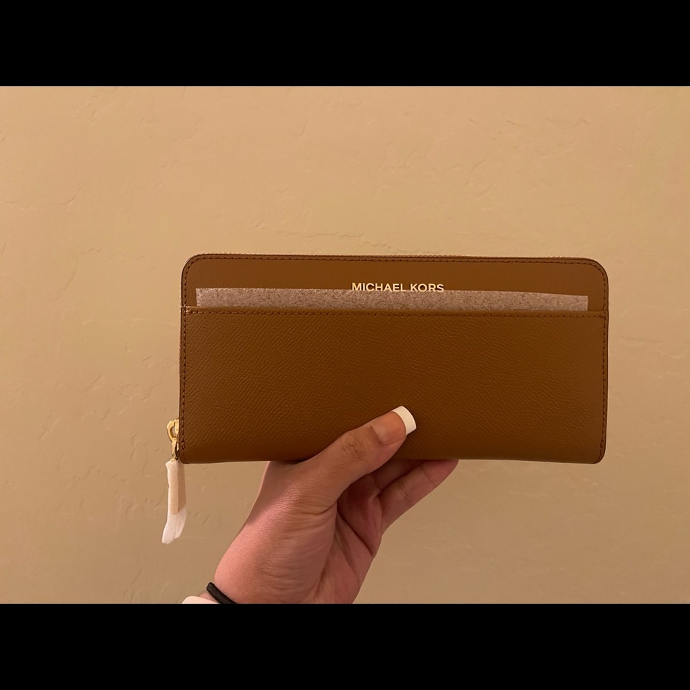 New Michael Kors Wallet